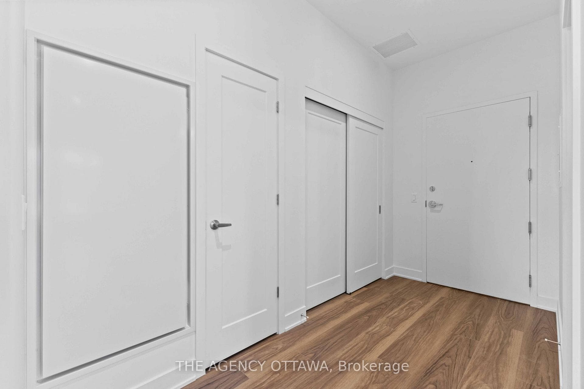 3071 Riverside Drive Unit 304 photo 12