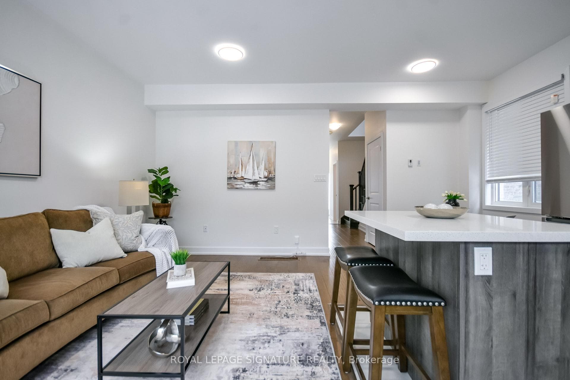 23 Turnberry Lane photo 16