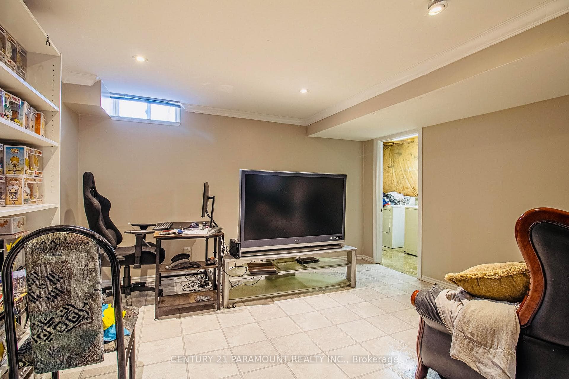 7 Sunley Crescent photo 23