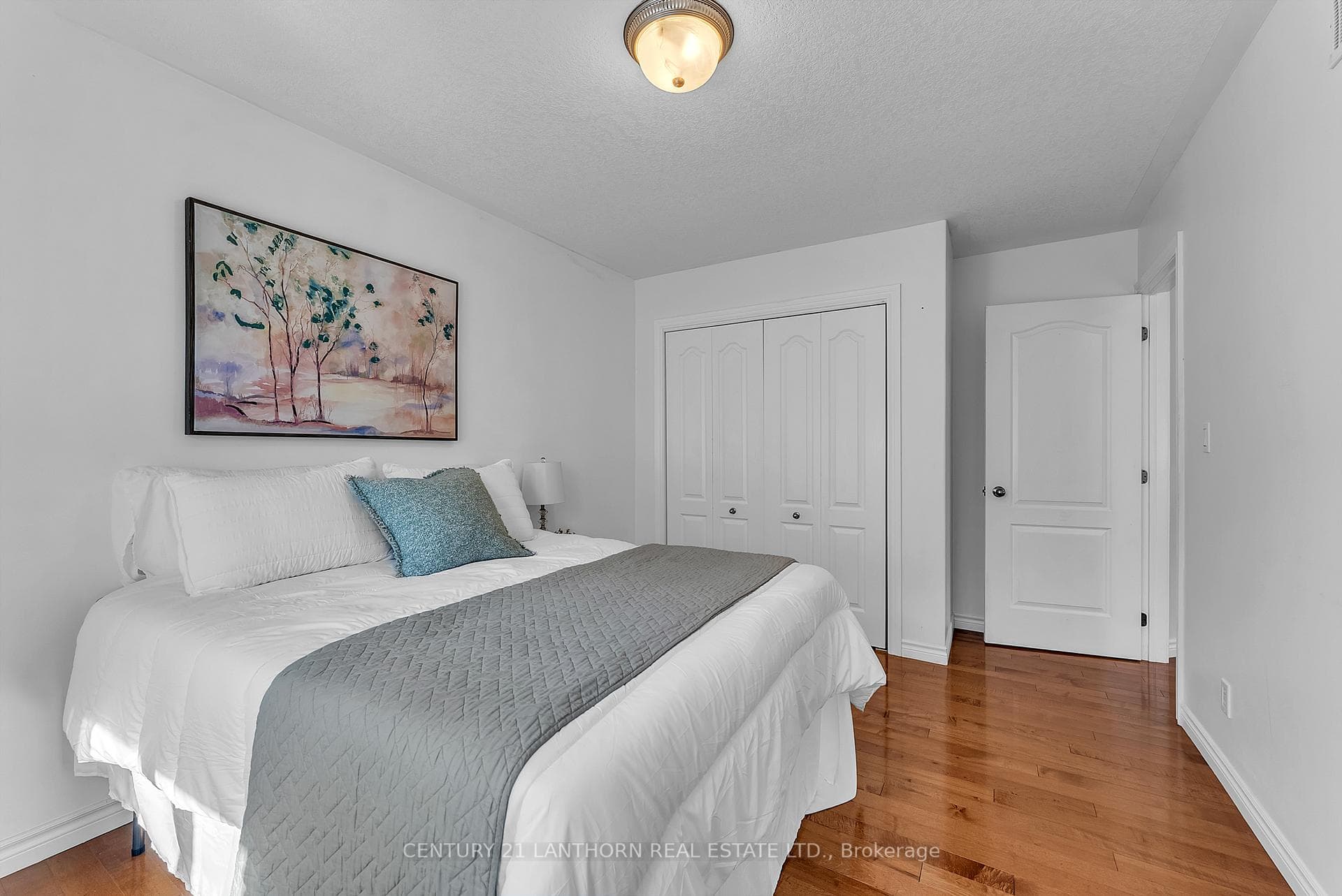 108 Parkview Heights photo 19