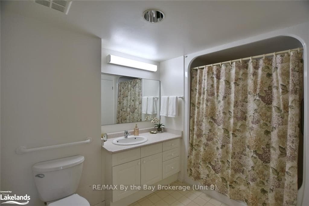 Large full bath