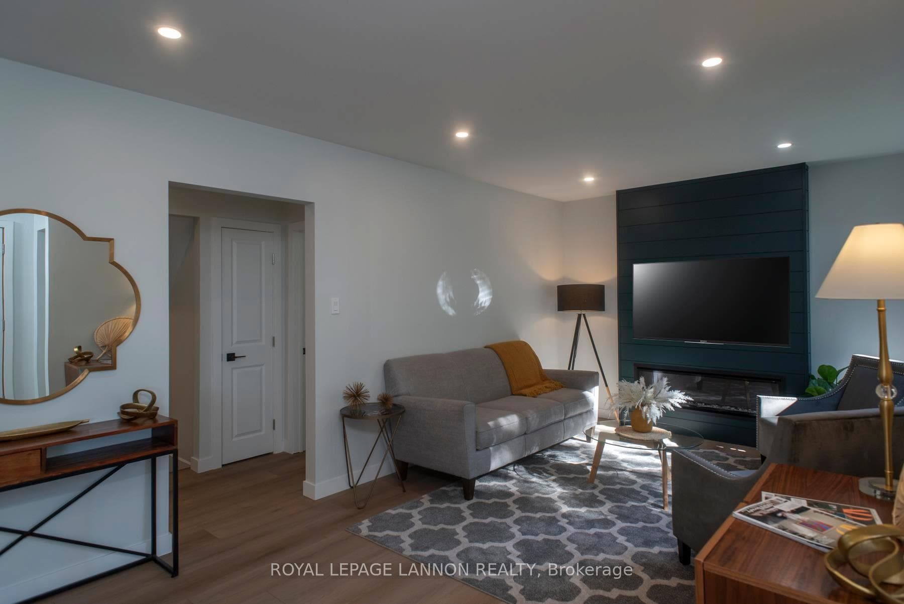 633 Hyde Park Avenue photo 7