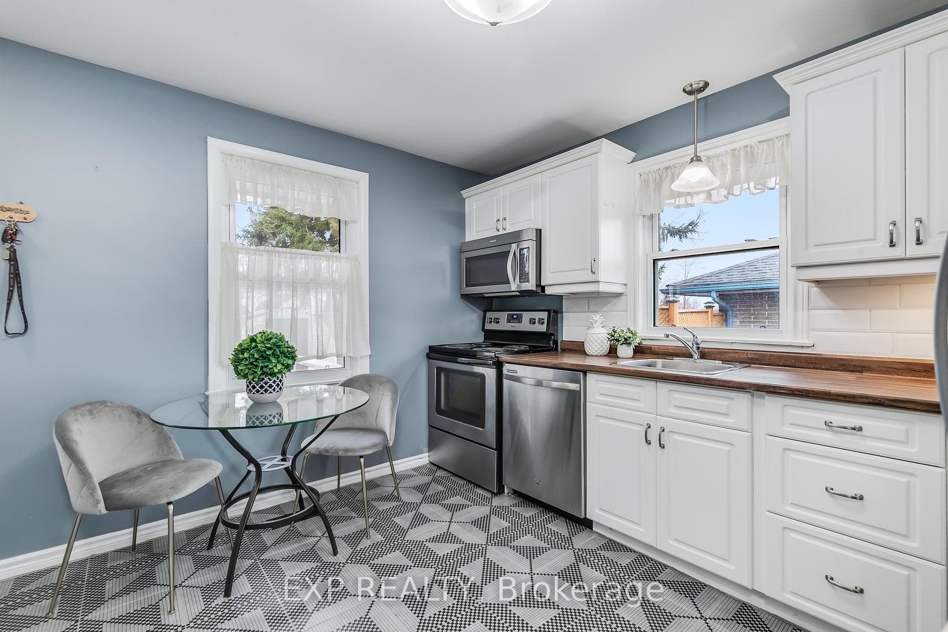 890 Alice Street photo 9