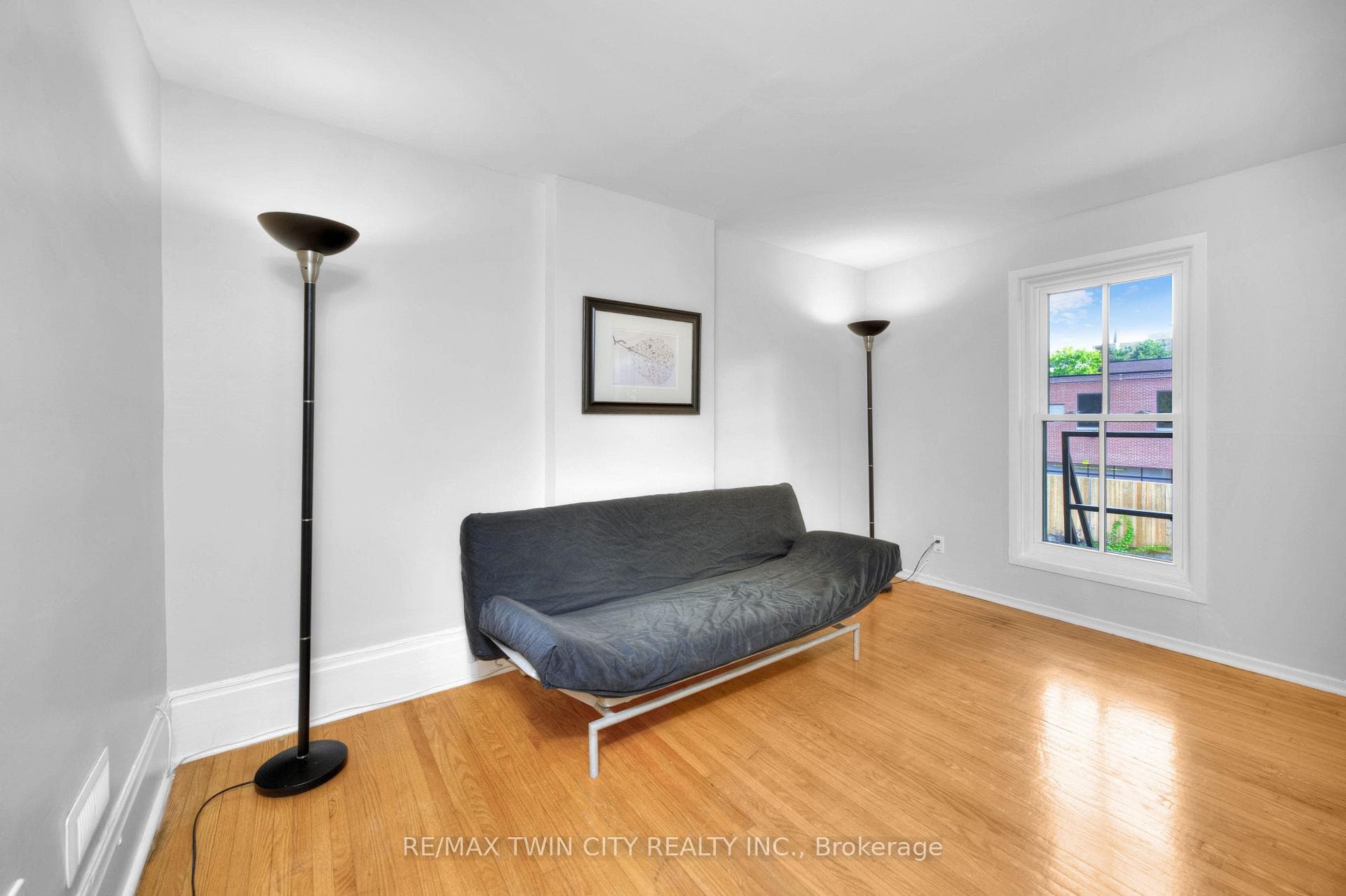 28 Courtland Avenue photo 10