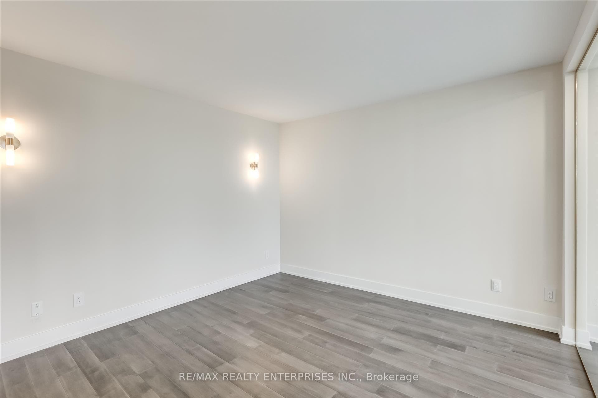 1 Palace Pier Court Unit 507 photo 28