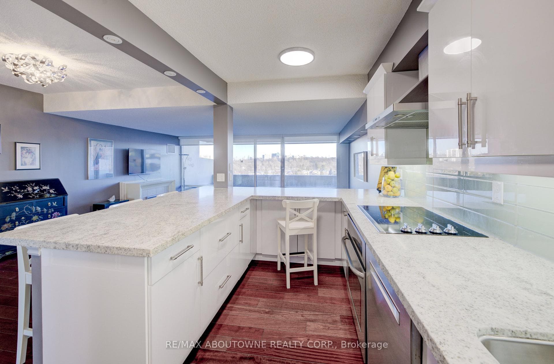 260 Scarlett Road Unit 1006 photo 9