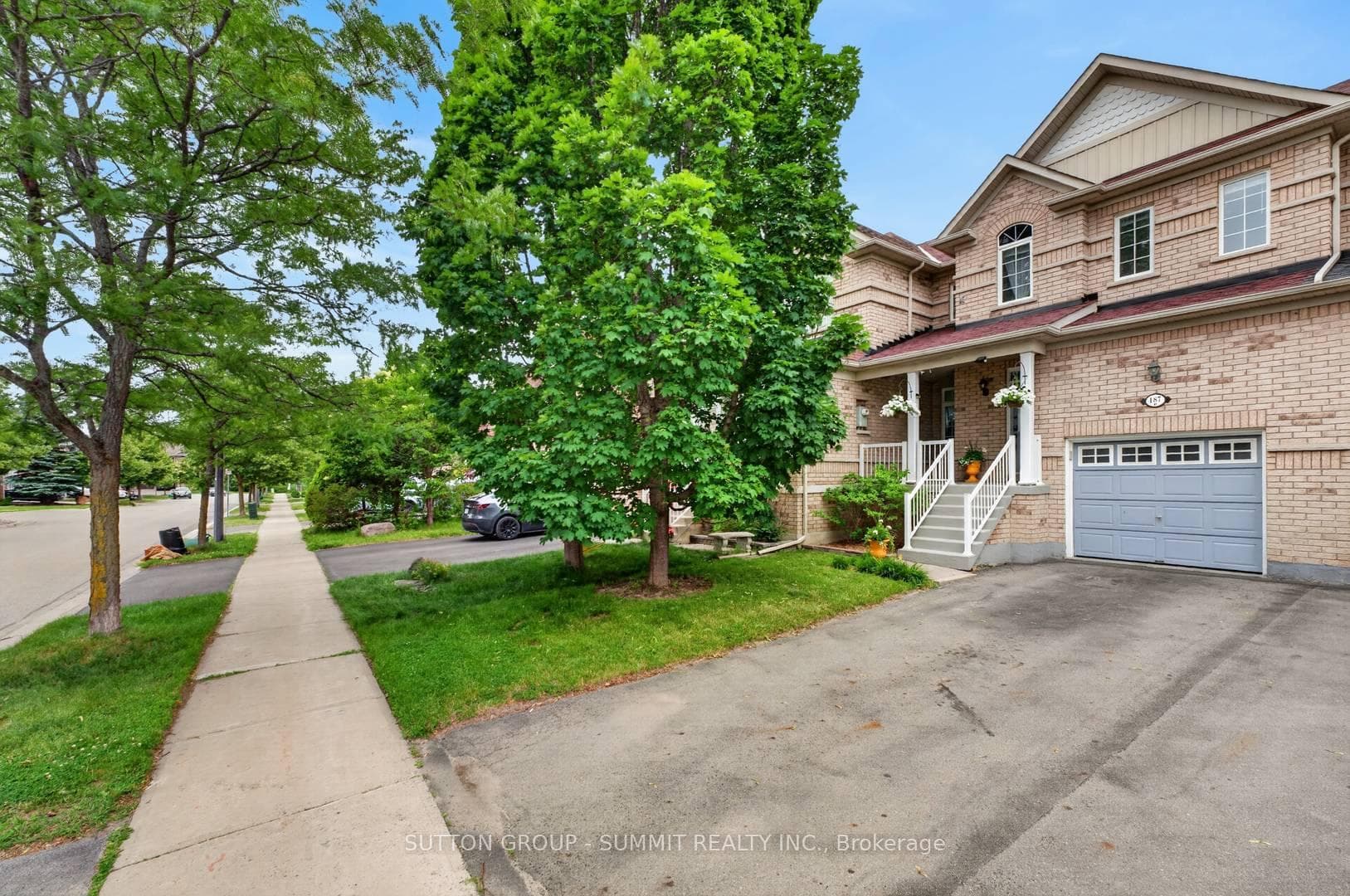 187 Kirkvalley Crescent photo 1