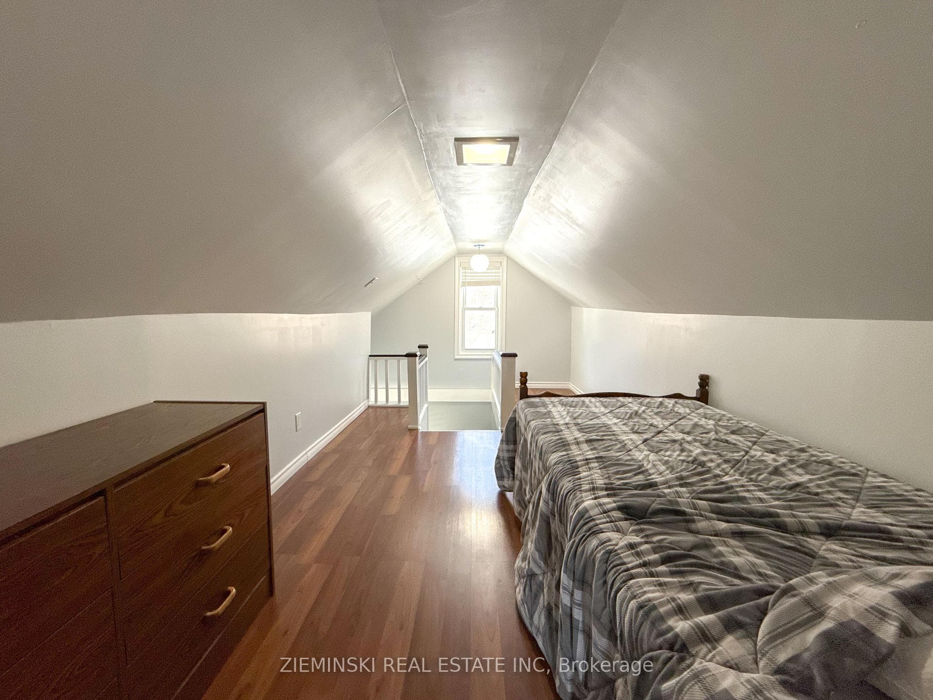 208 Mcdougall Avenue photo 13