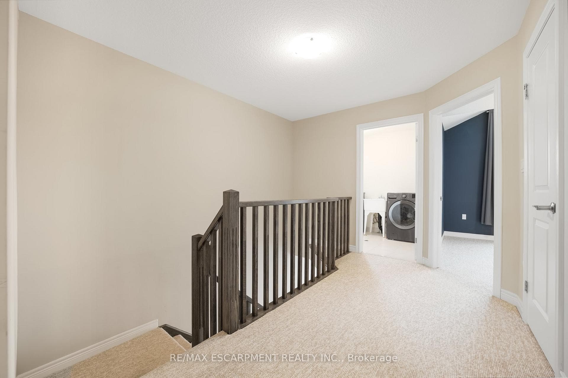 8 Bethune Avenue photo 18