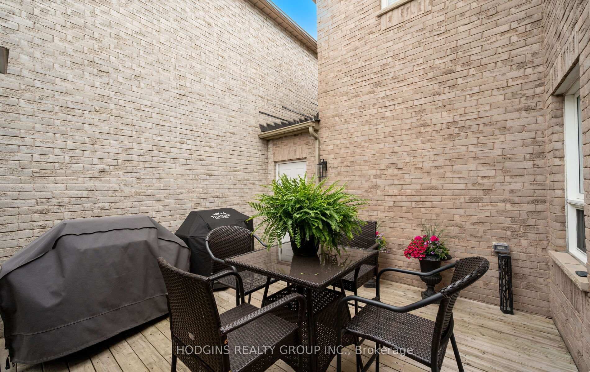 1644 Casablanca Circle photo 32