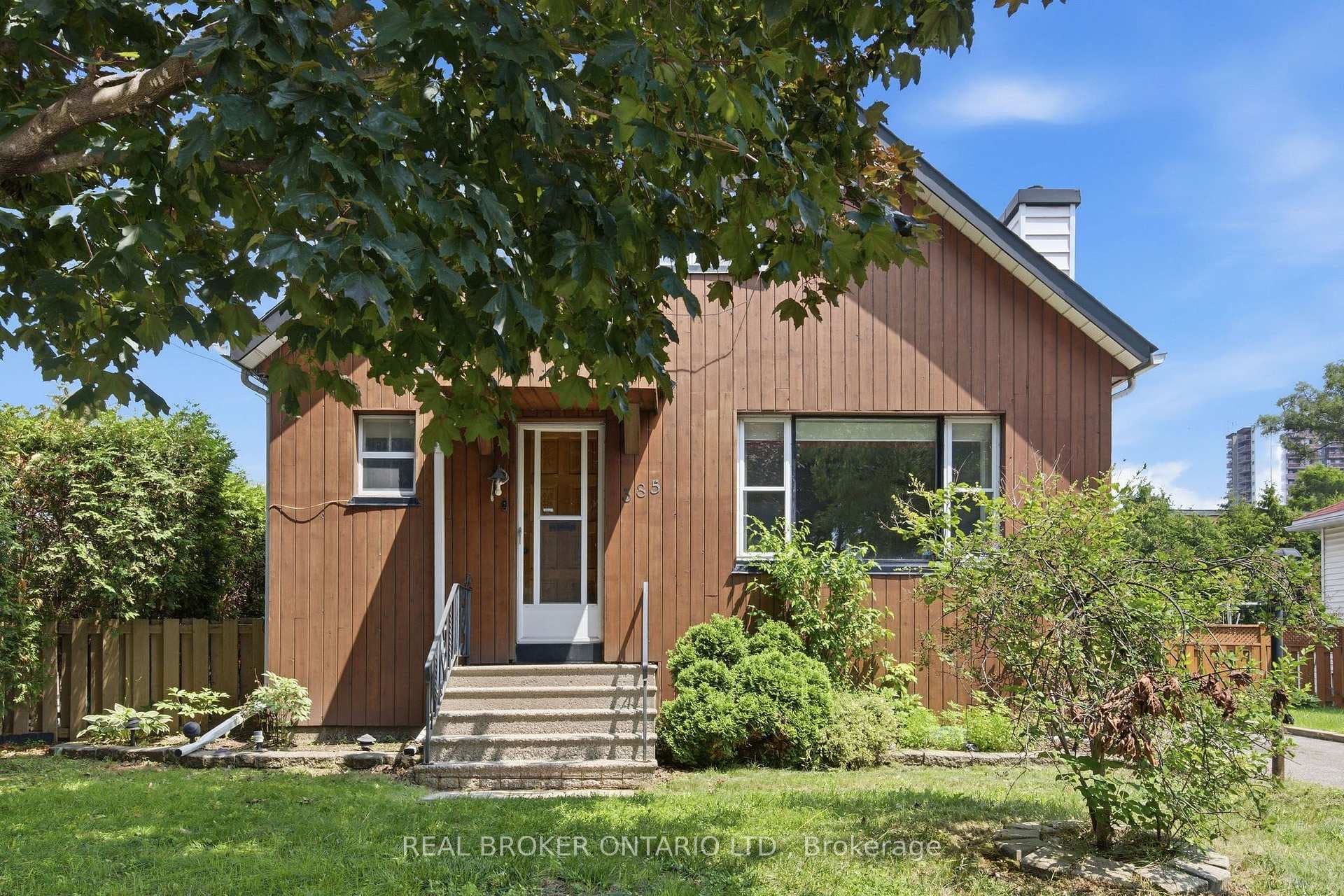 385 Enfield Avenue photo 2
