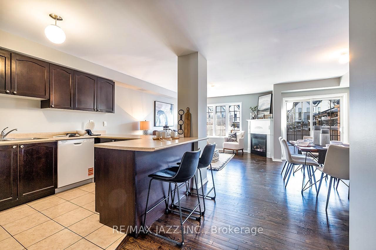 25 Summerside Avenue photo 4