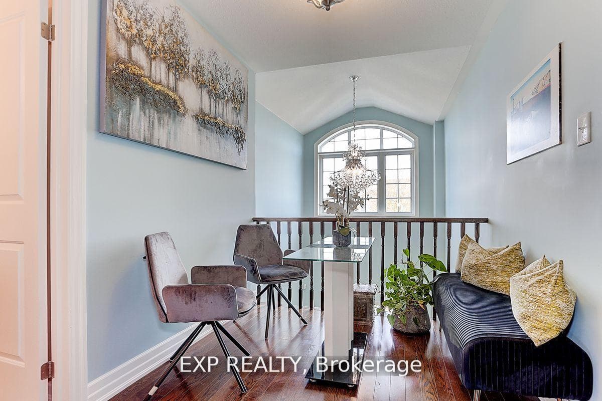 87 Thornlodge Drive photo 29