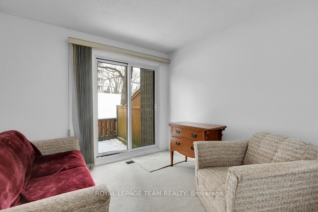 1137 Ambleside Drive photo 25