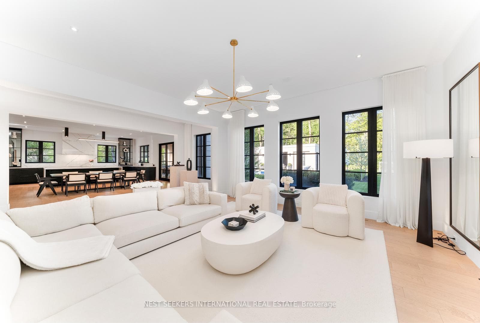 6 Forestave Crescent photo 8