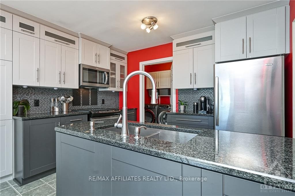 1597 DUPLANTE Avenue photo 9