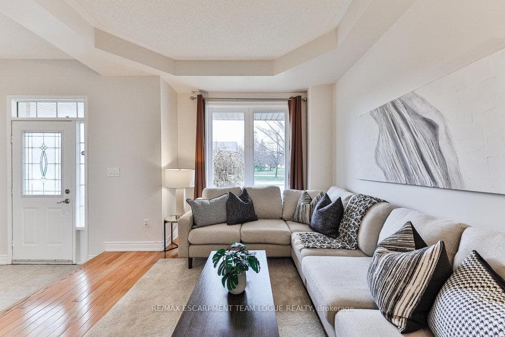 222 Glenashton Drive photo 6
