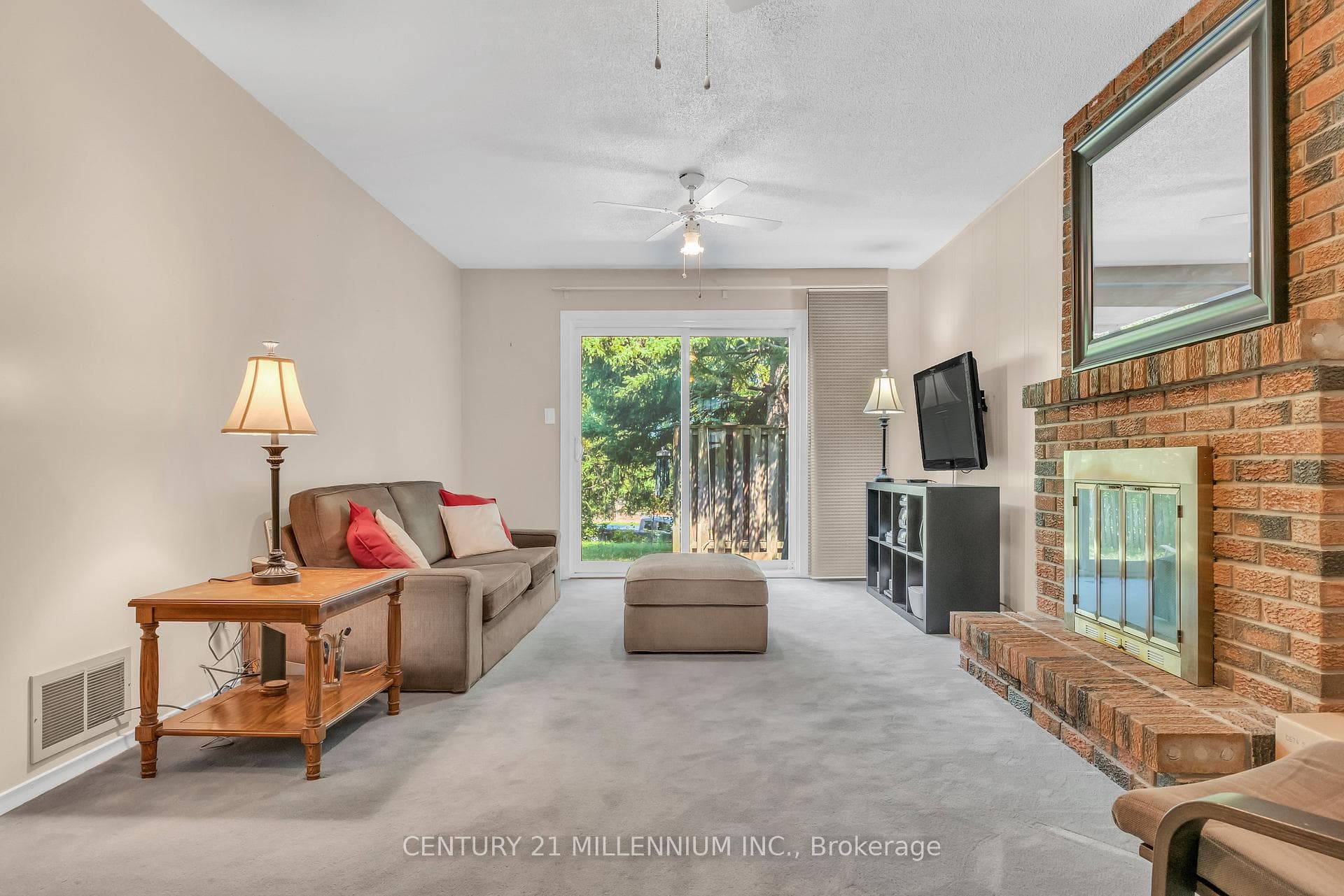 13 Lady Stewart Boulevard photo 11