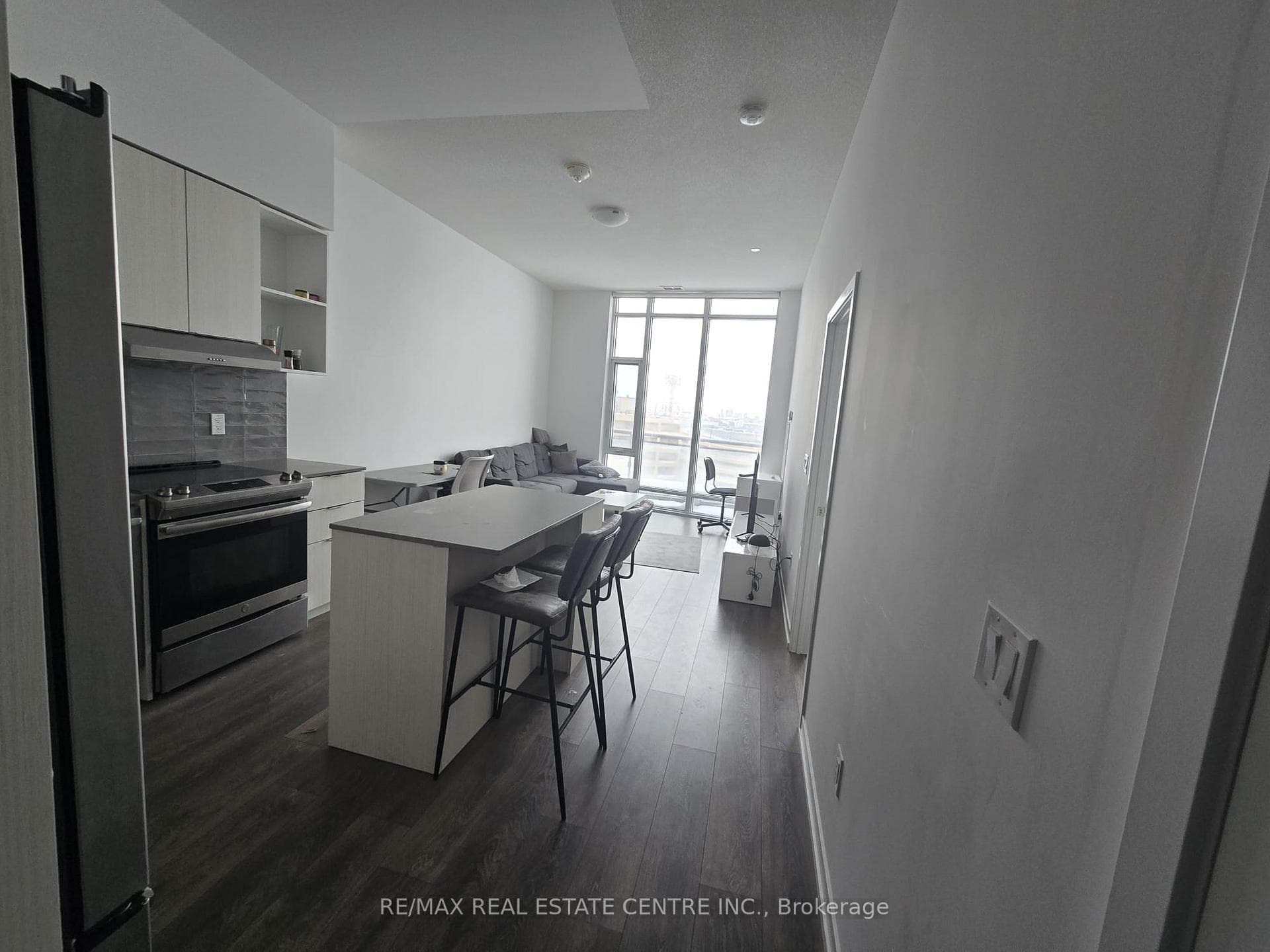 2520 Eglinton Avenue Unit 403 photo 6