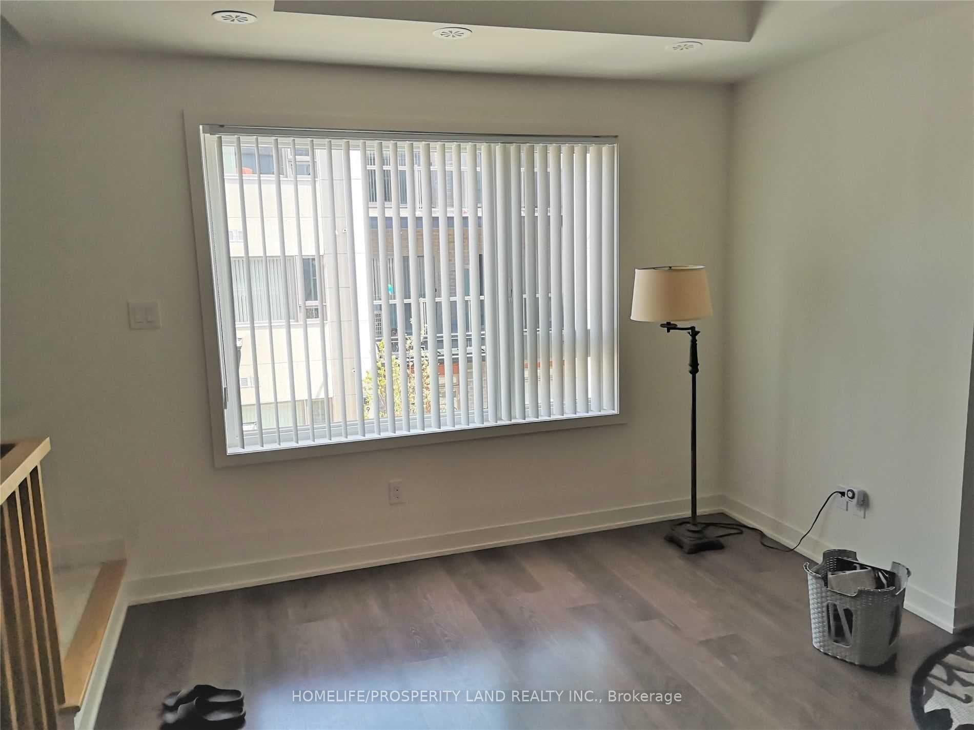 60 Orchid Place Drive Unit Th9 photo 4