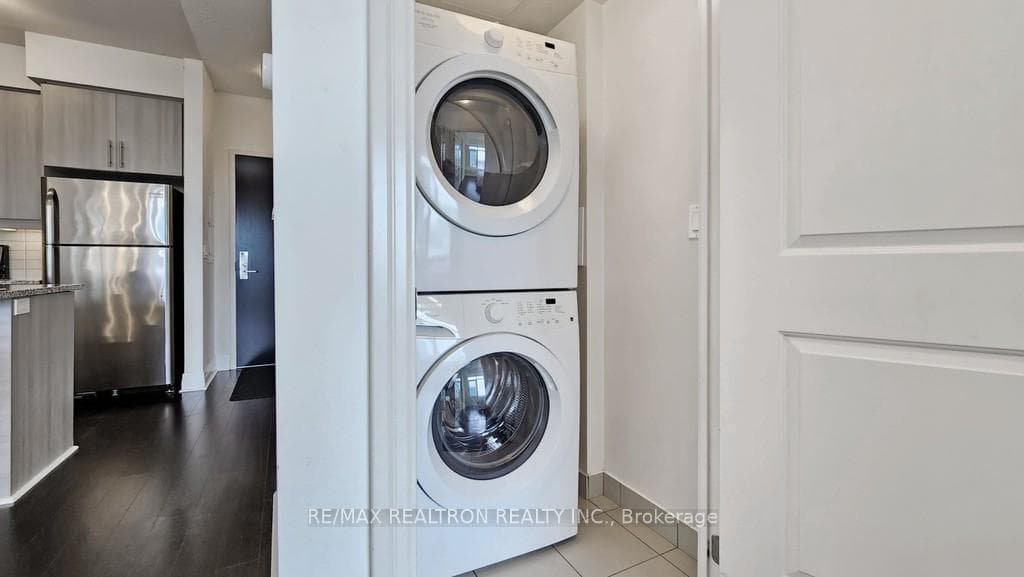 8110 Birchmount Road Unit 417 photo 18