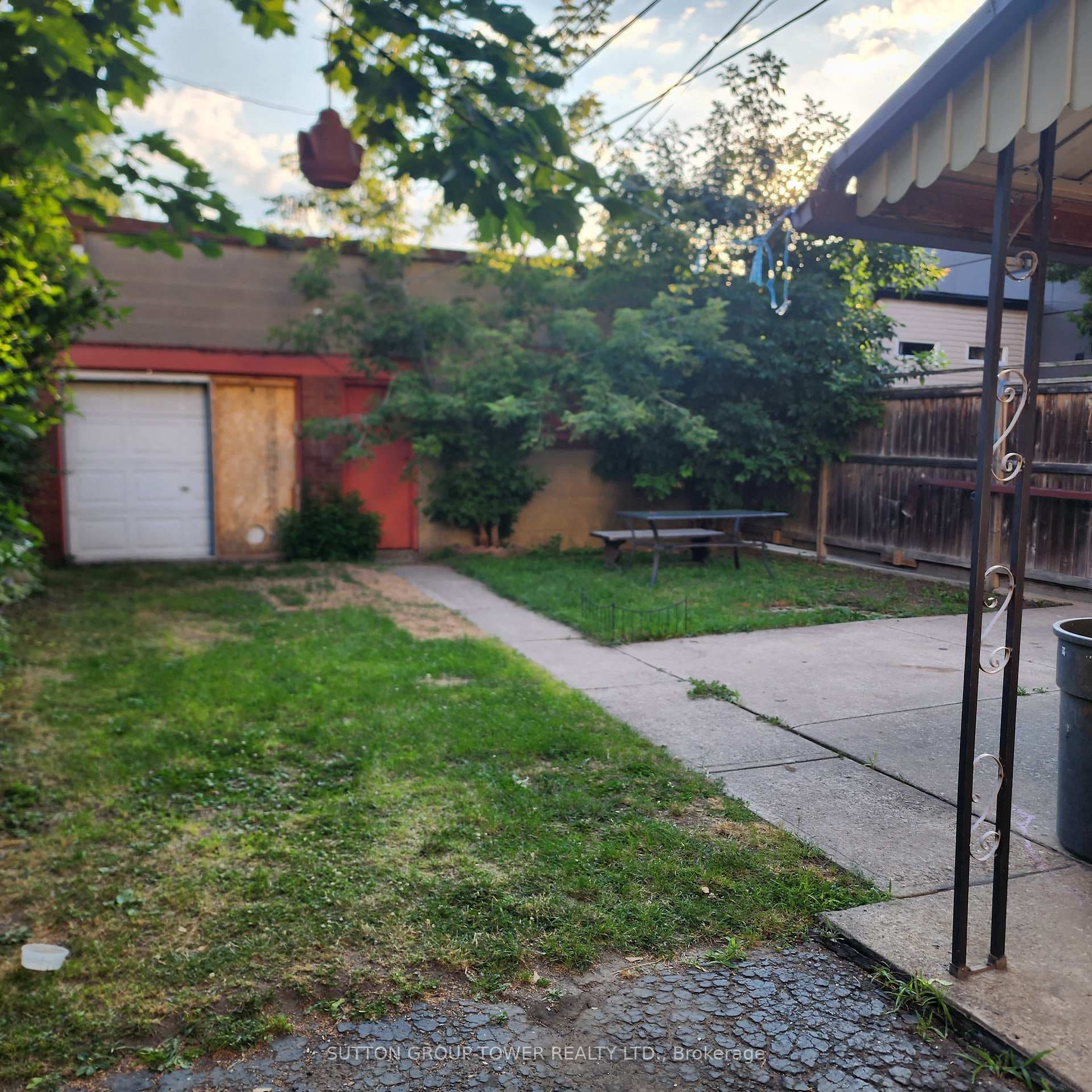 16 Russett Avenue photo 1