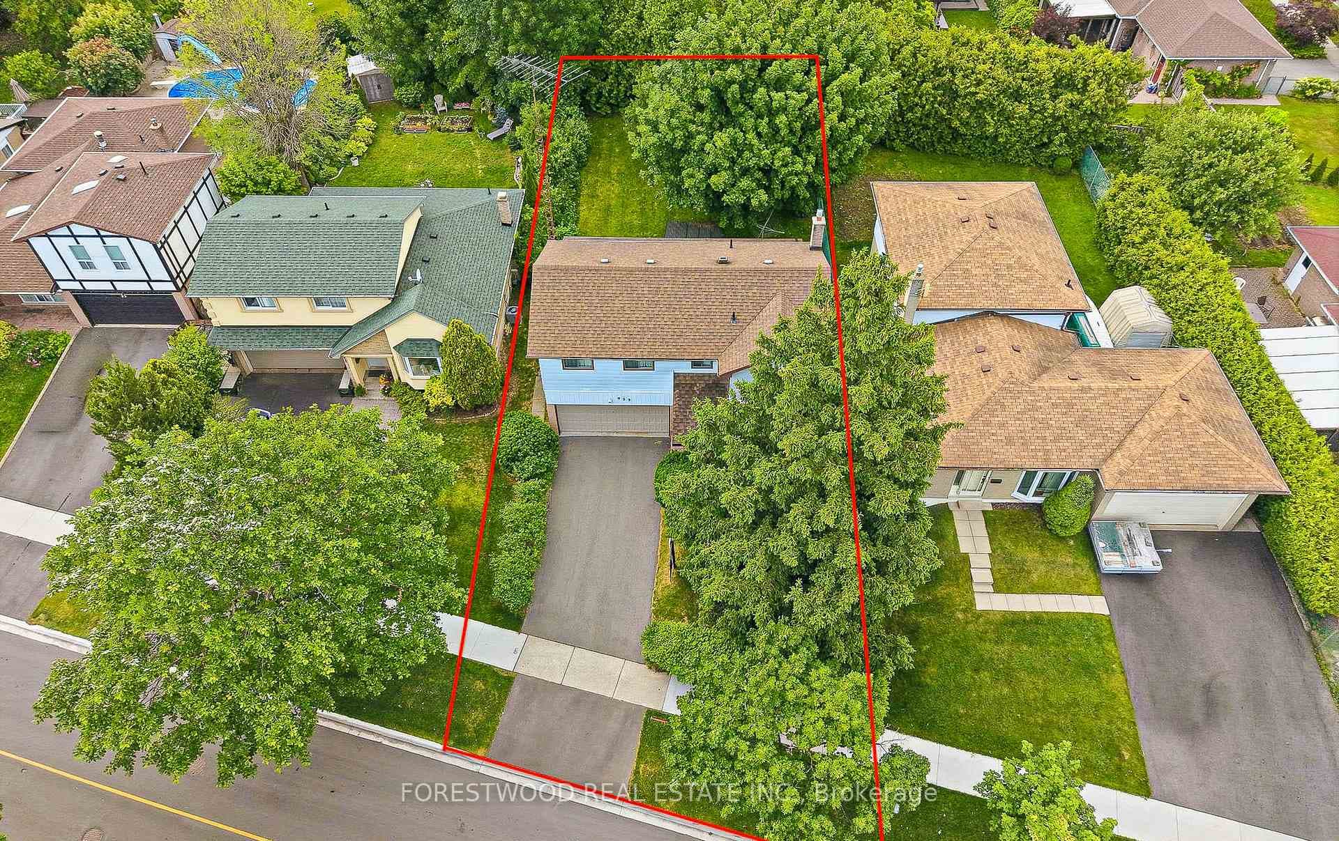 523 Hyacinthe Boulevard photo 3