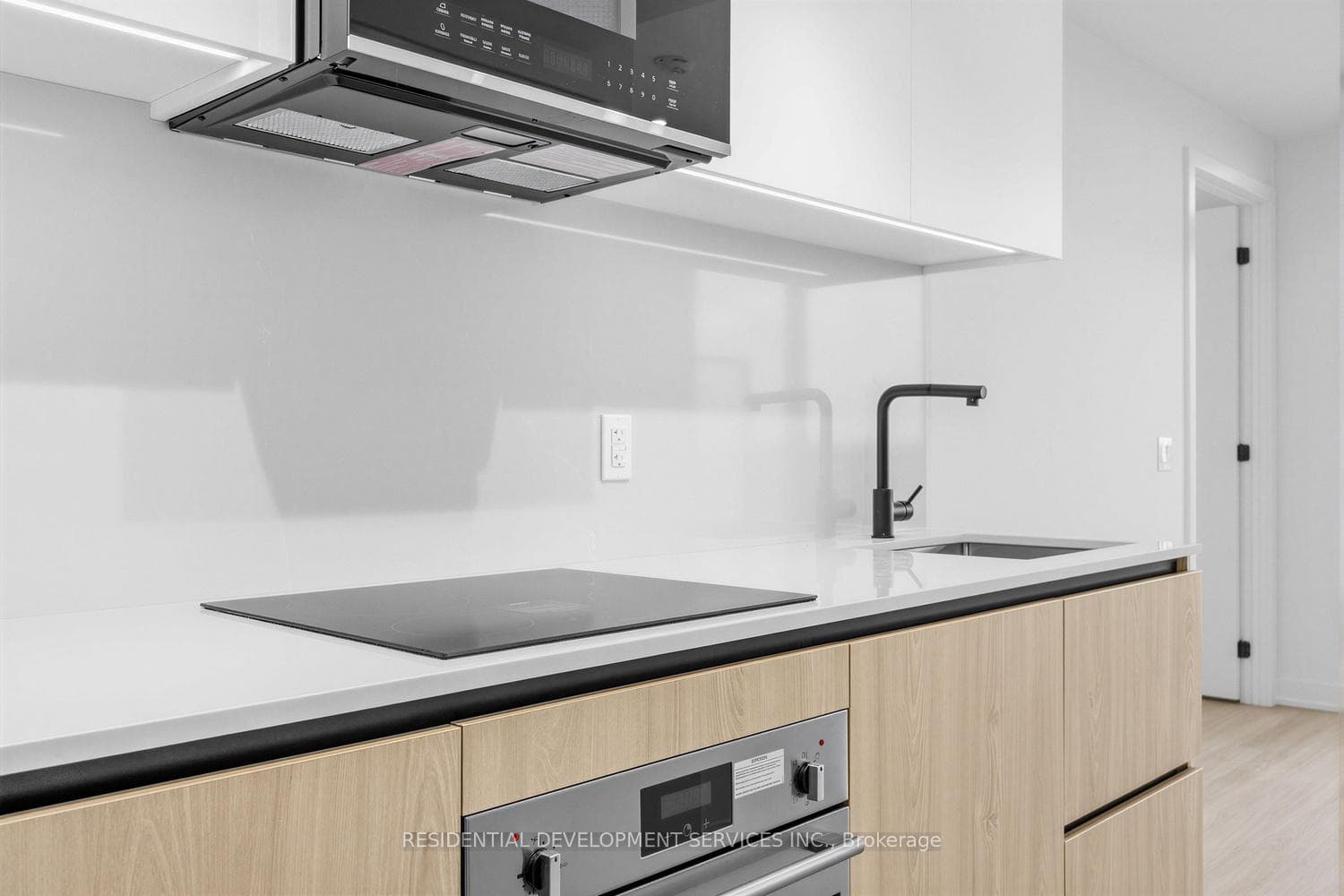 699 Sheppard Avenue Unit 619 photo 7