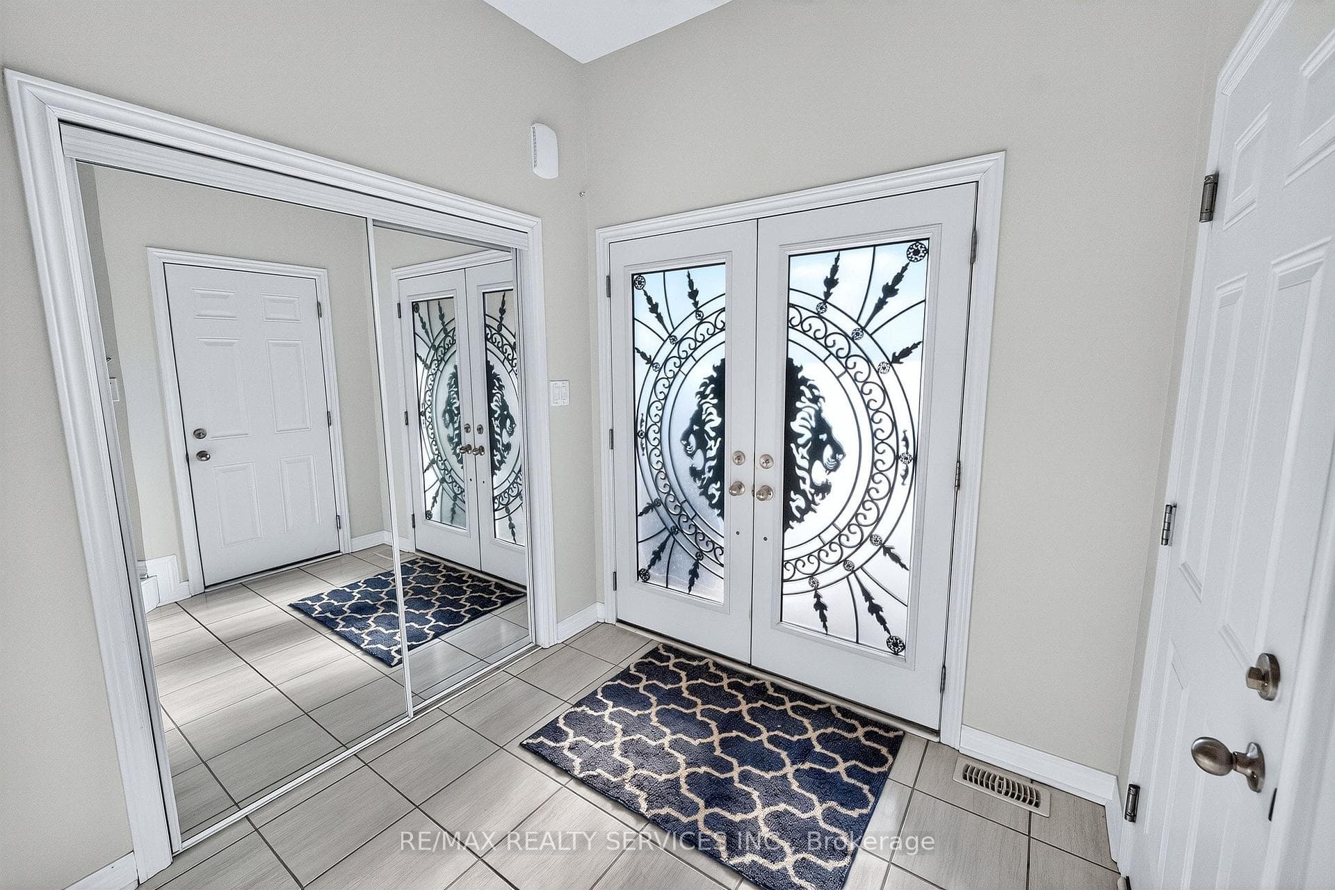 57 Sharplin Drive photo 5