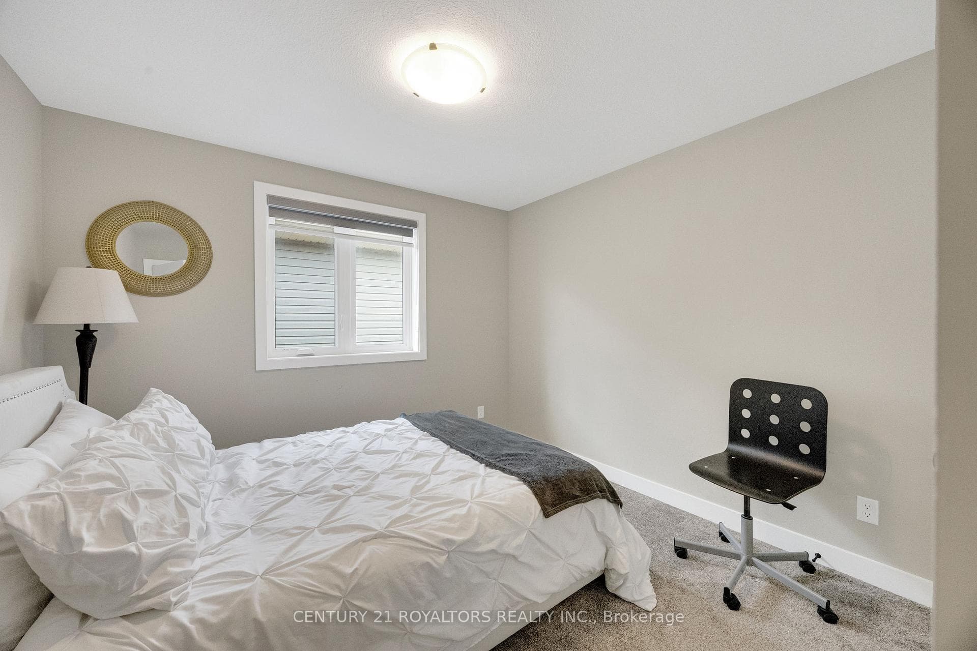 6 Sutherland Crescent photo 33