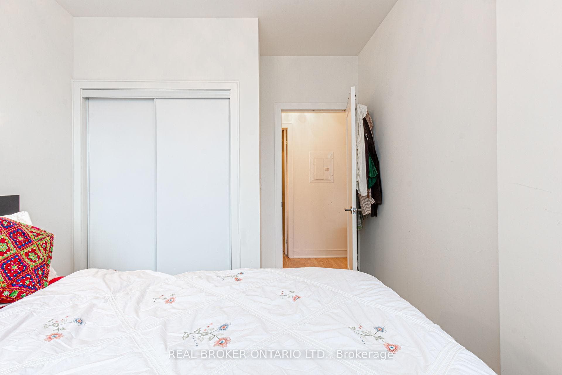 1575 Lakeshore Road Unit 161 photo 18