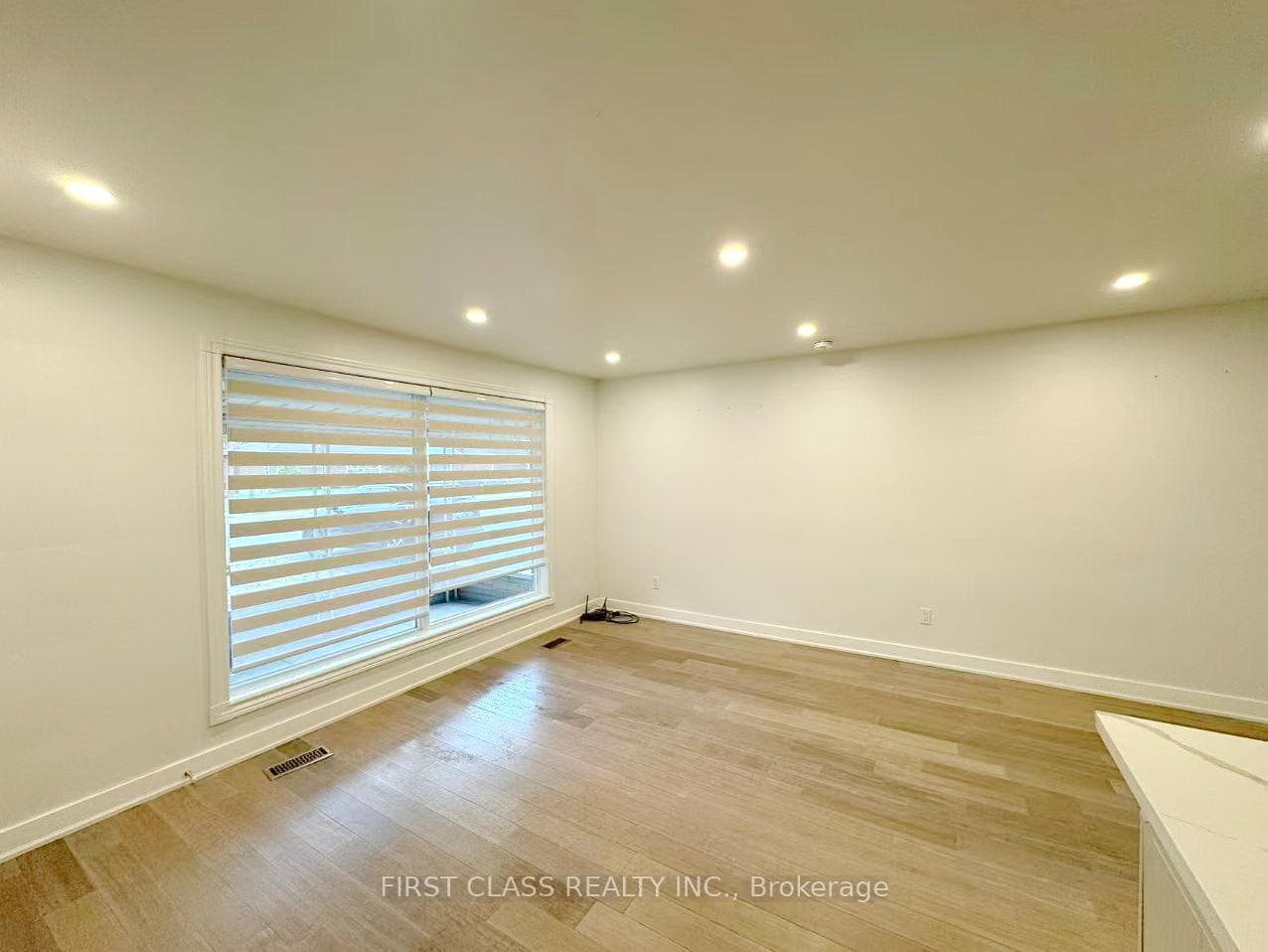 741 Proctor Road Unit Upper photo 6