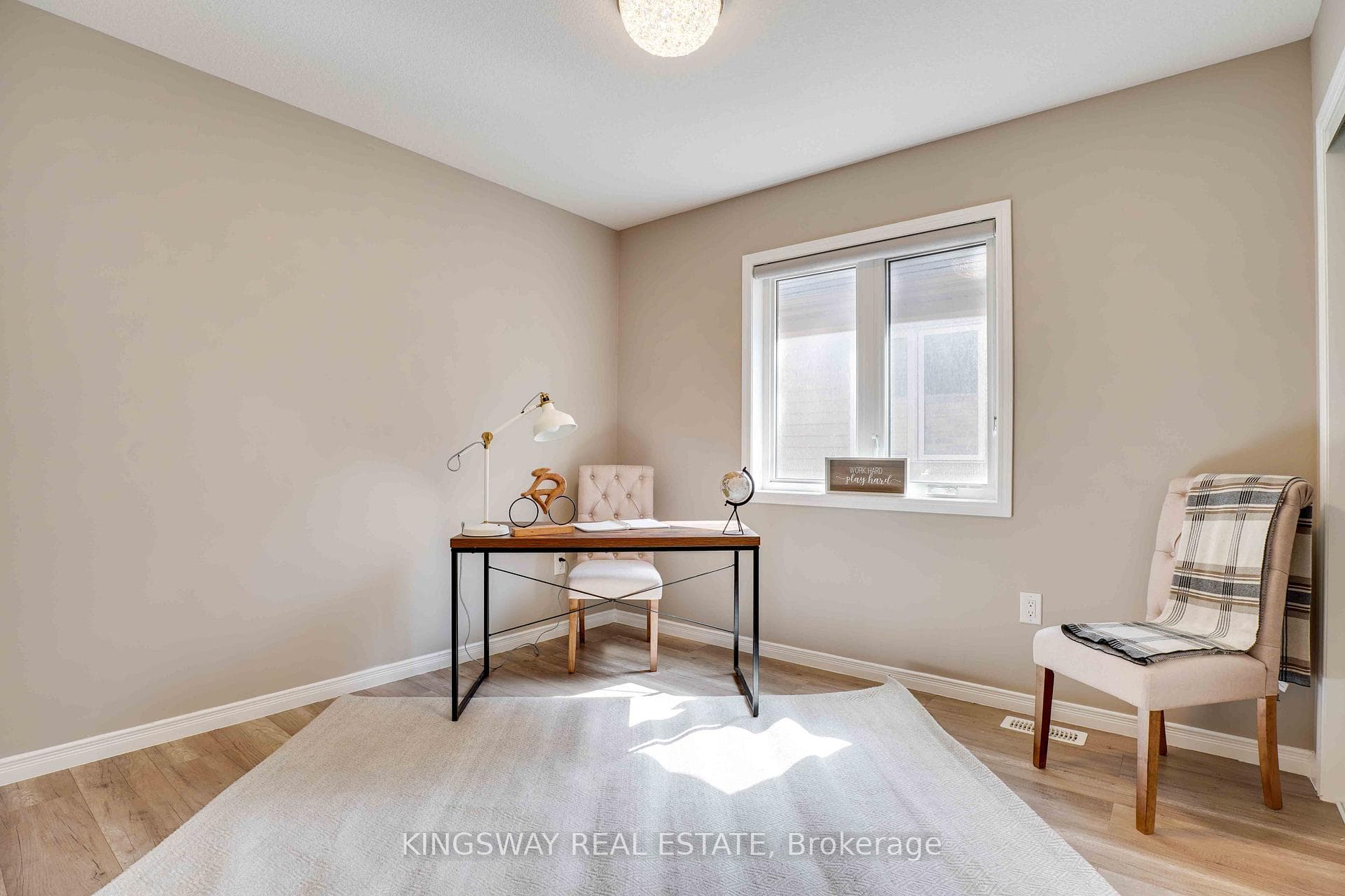 148 Munro Circle photo 23