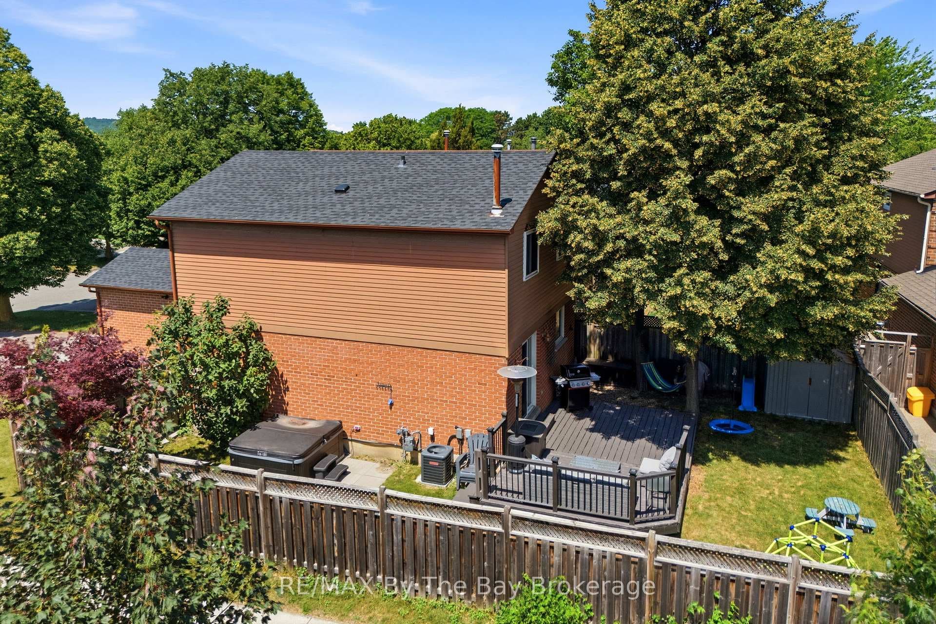 291 Woodlawn Crescent photo 24