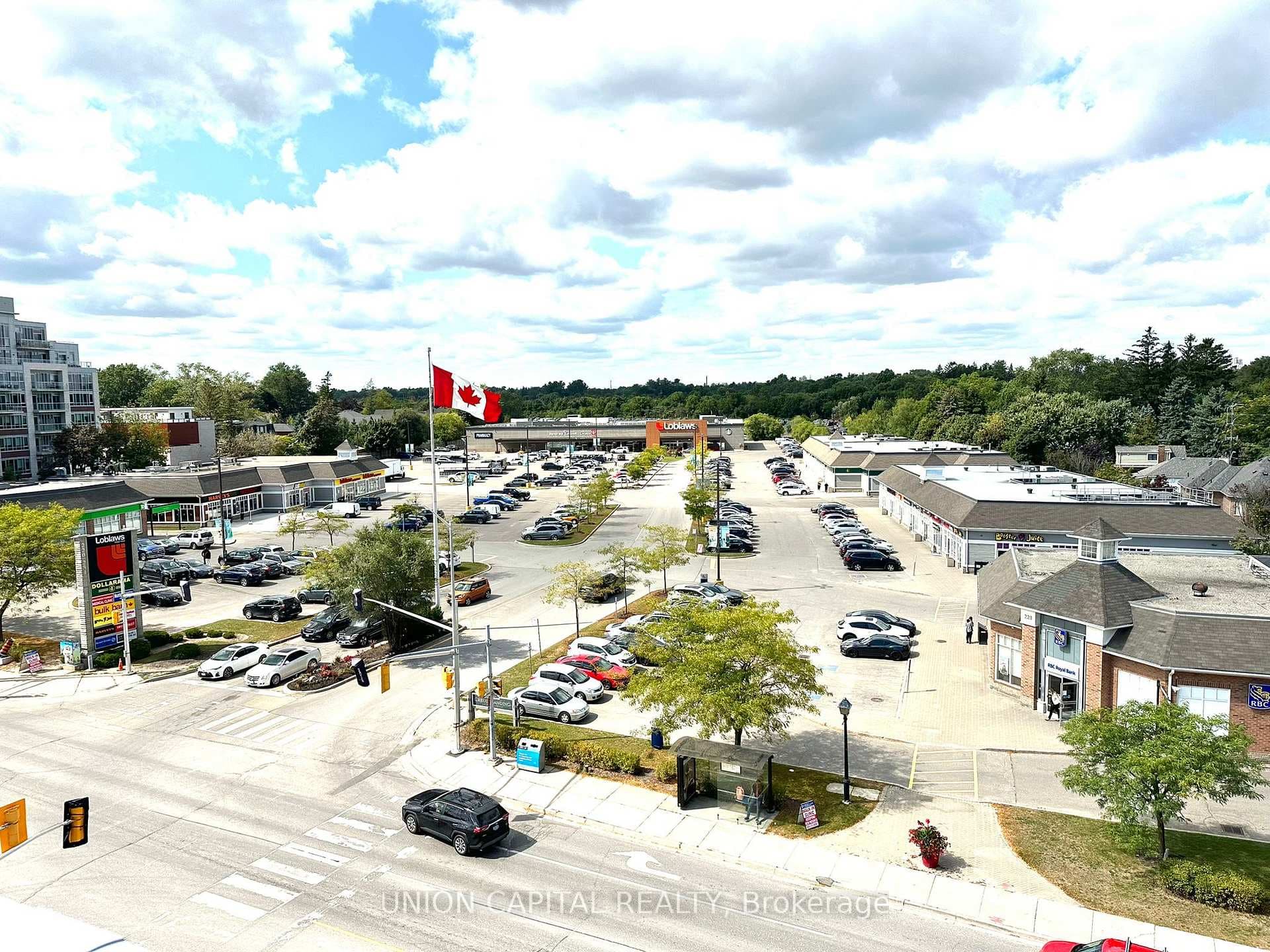 215 Lakeshore Road Unit 523 photo 1