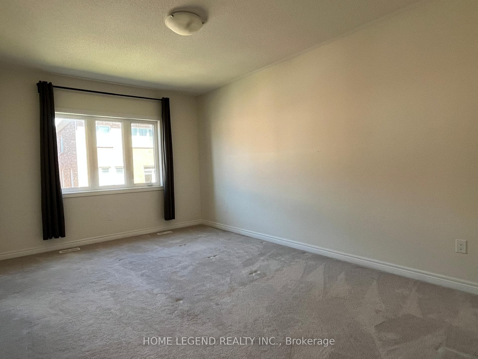 212 Roy Harper Avenue photo 11
