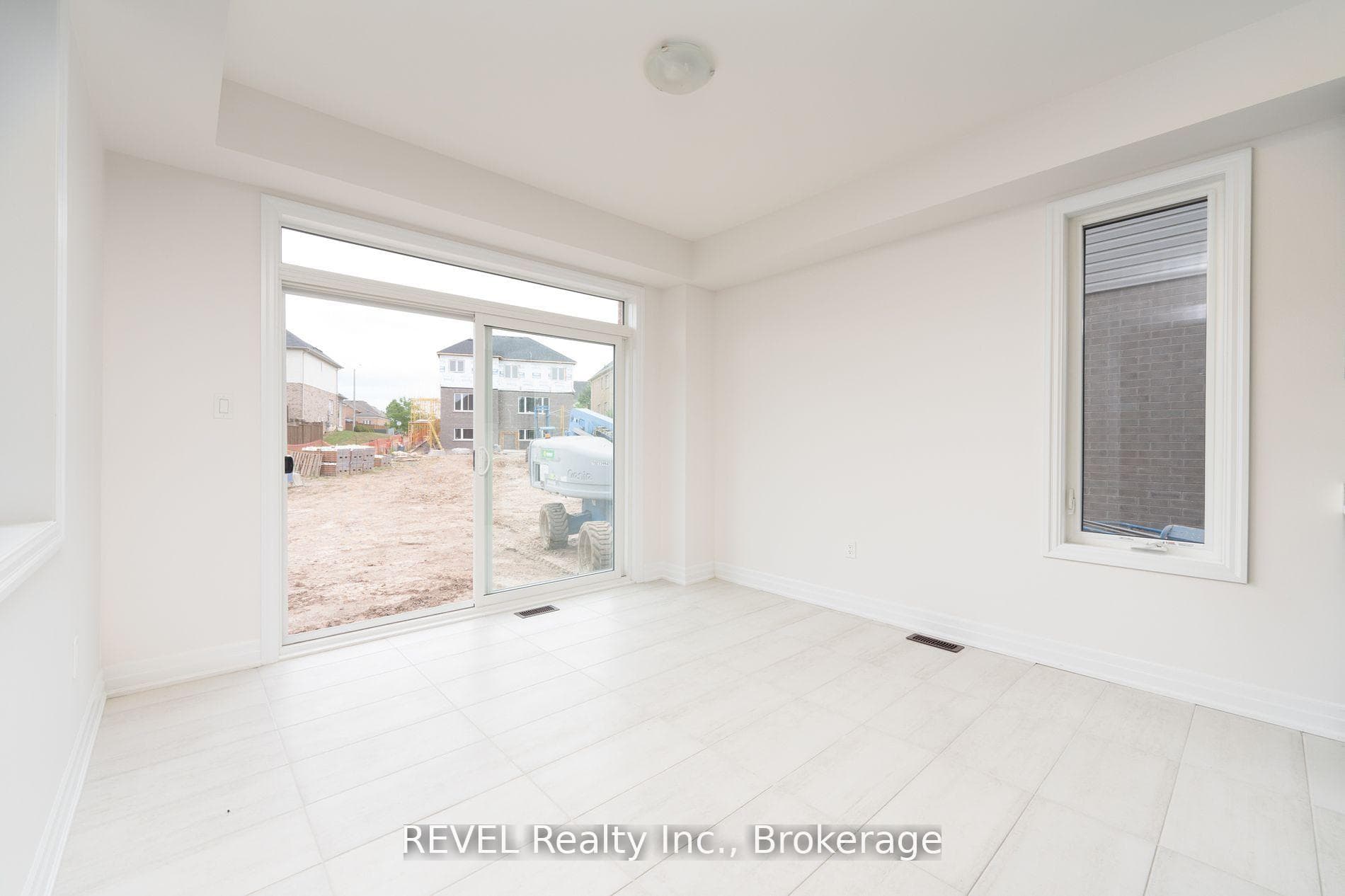 4568 Lyons Parkway Unit UPPER photo 11