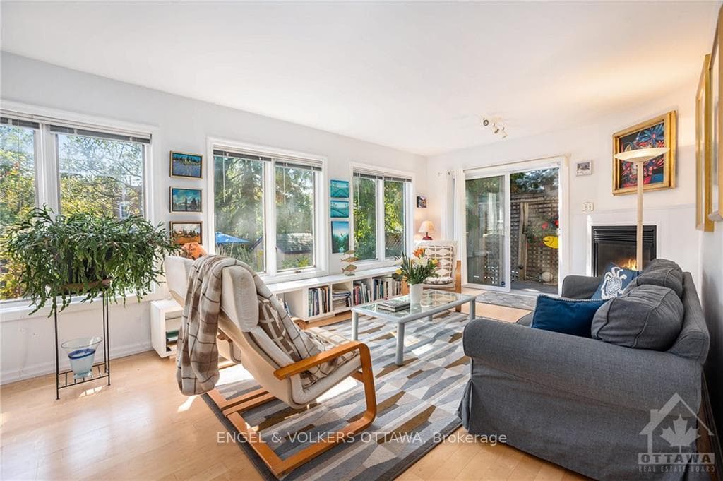 62 ELLA Street photo 11