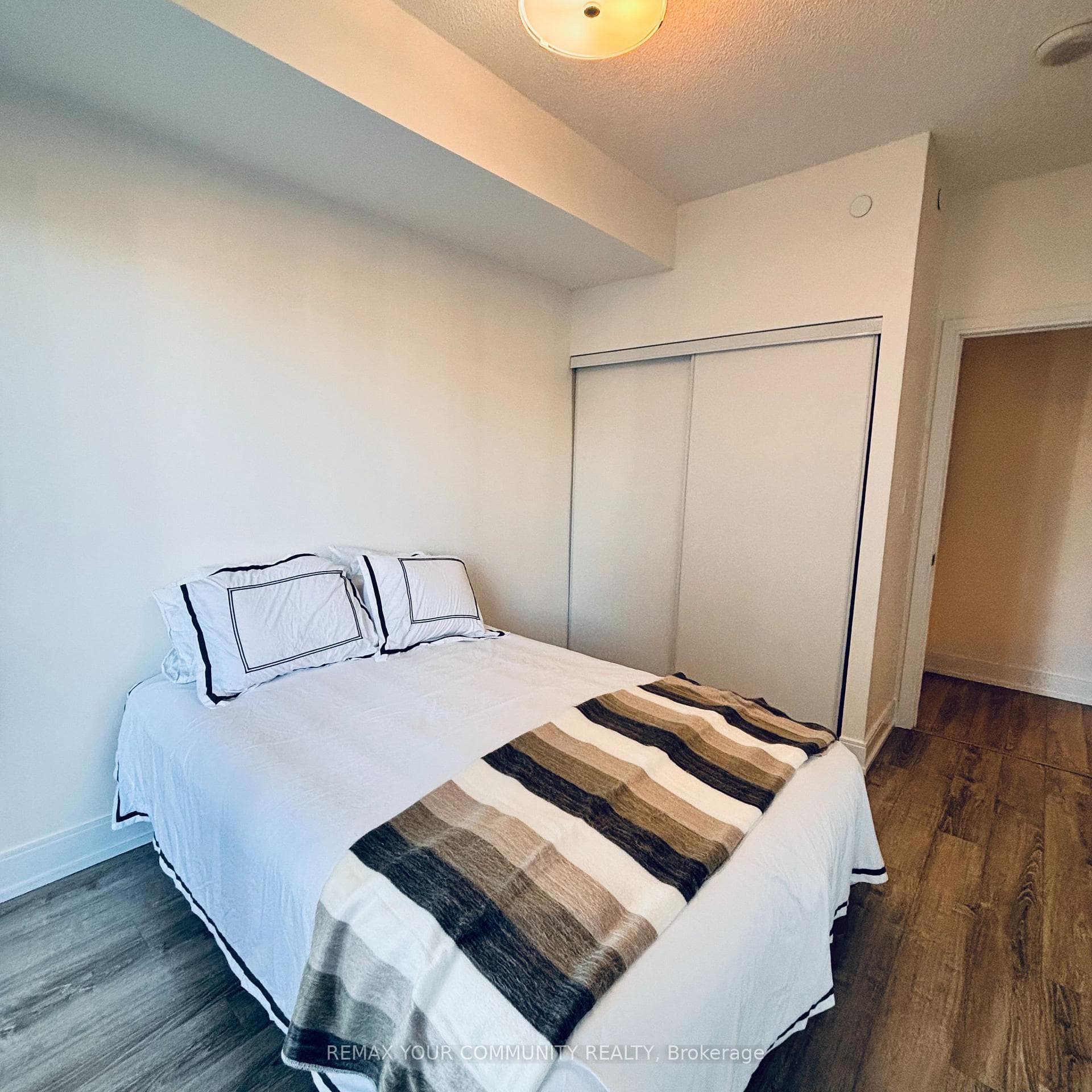 9600 YONGE Street Unit 318B photo 7