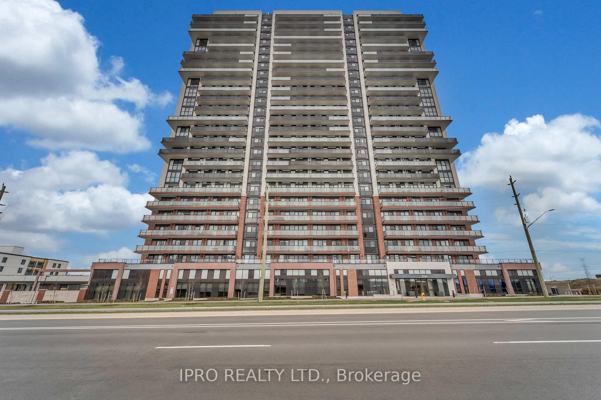 2550 Simcoe Street Unit 1917 photo 3