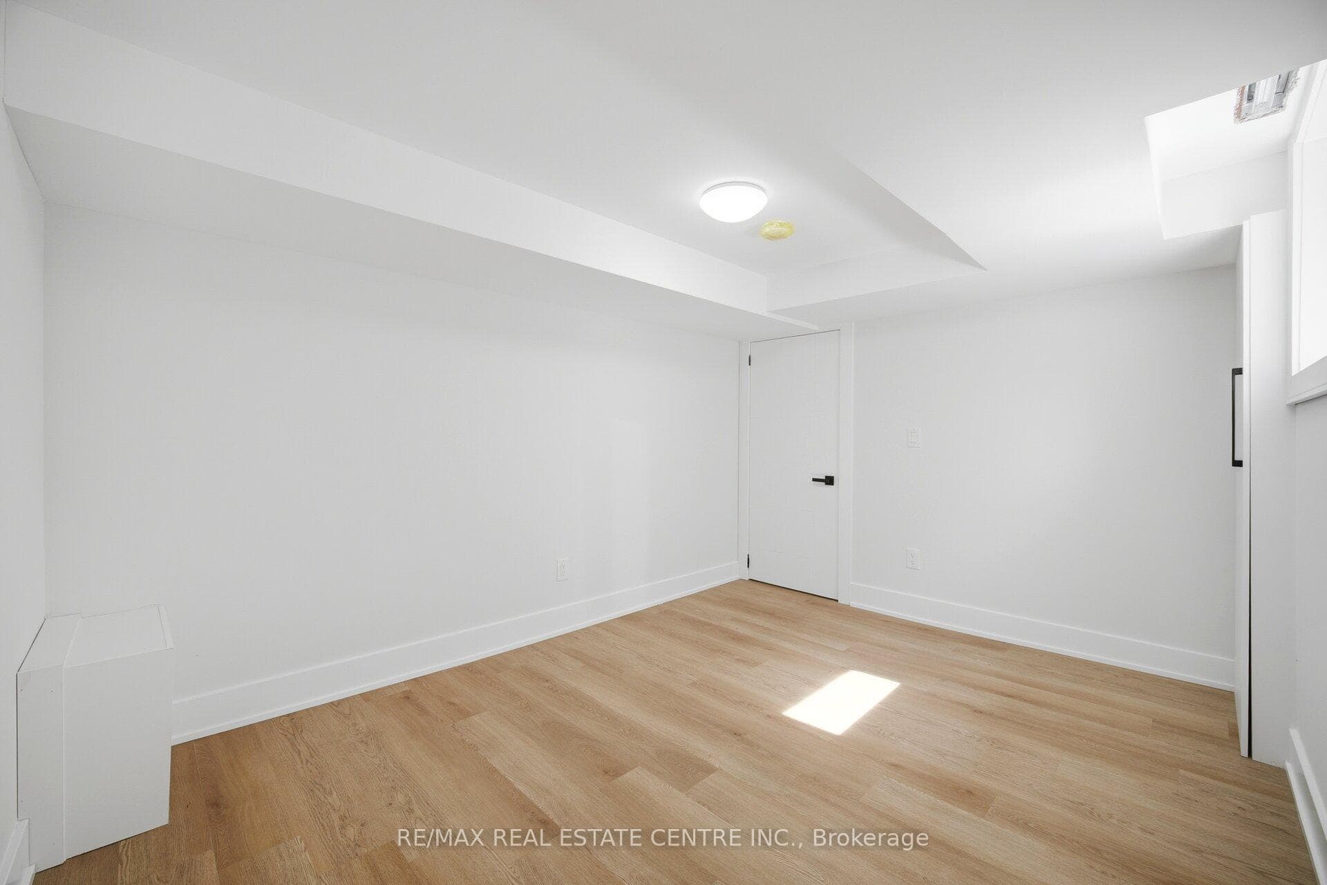 109 Glencrest Boulevard photo 37