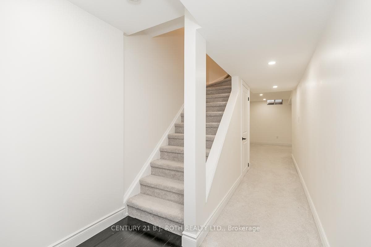 430 Mapleview Drive Unit 18 photo 30