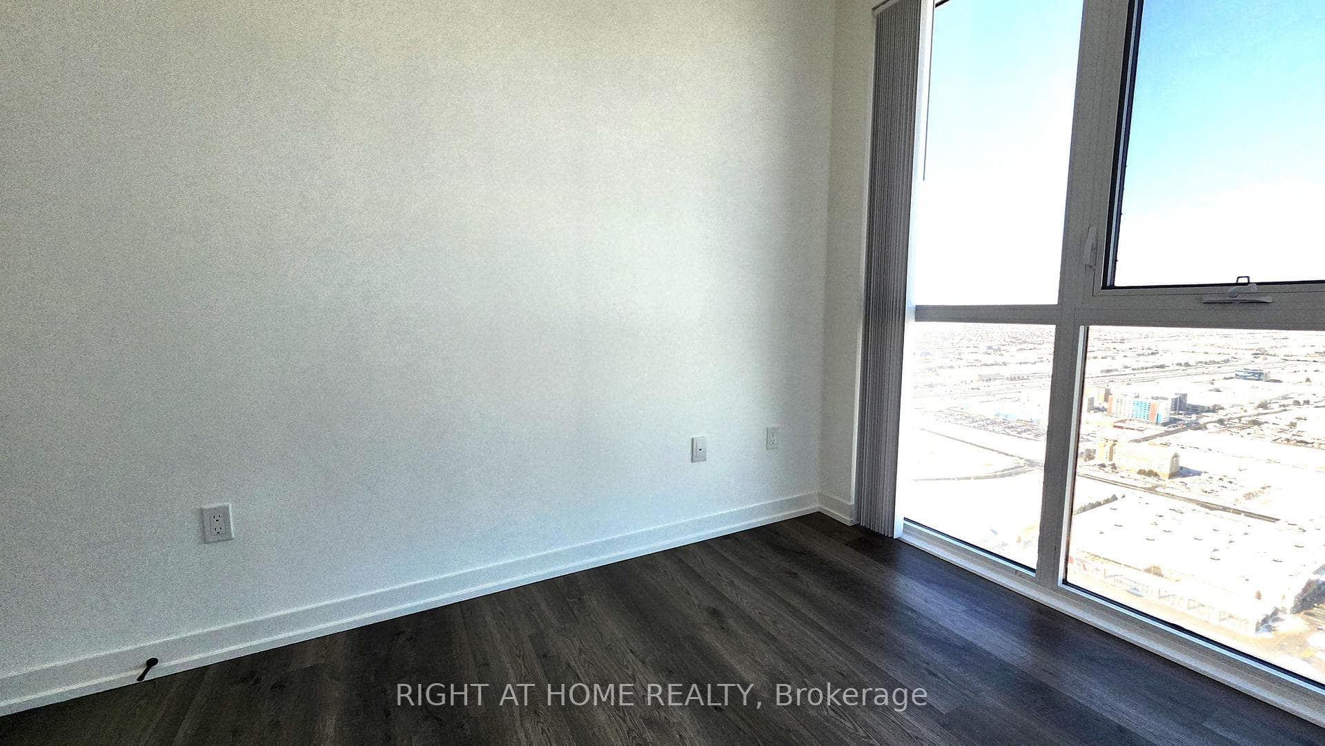 8 Interchange Way Unit 5706 photo 8