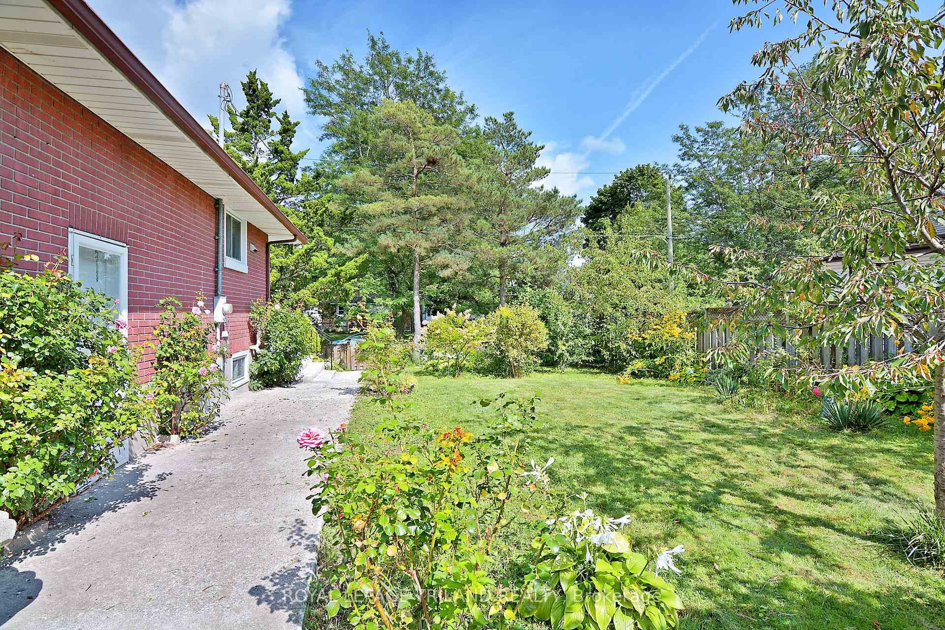 111 Gladstone Avenue photo 26