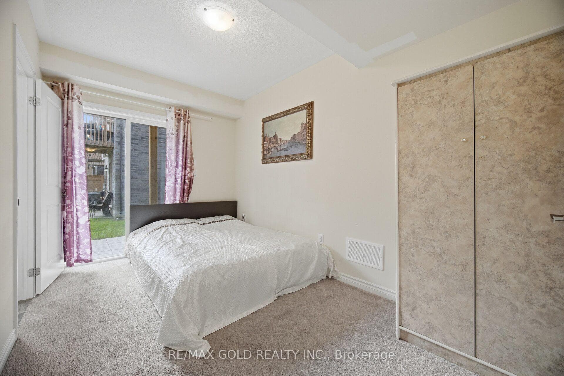 9 Arcola Street photo 5