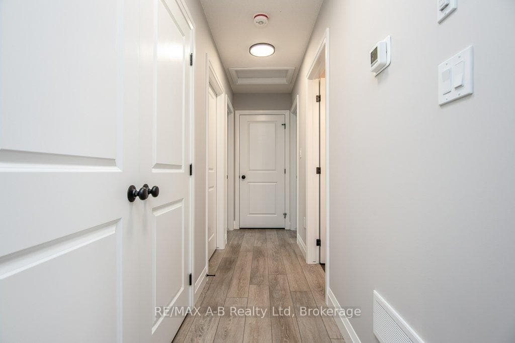 38 Jacob St Street photo 25