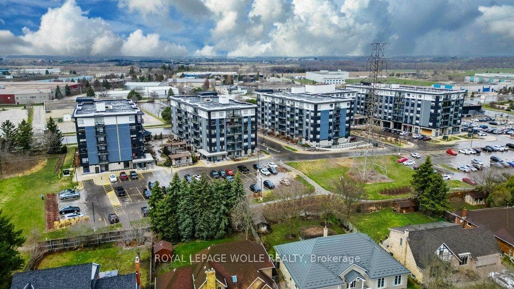 251 Northfield Drive Unit 422 photo 45