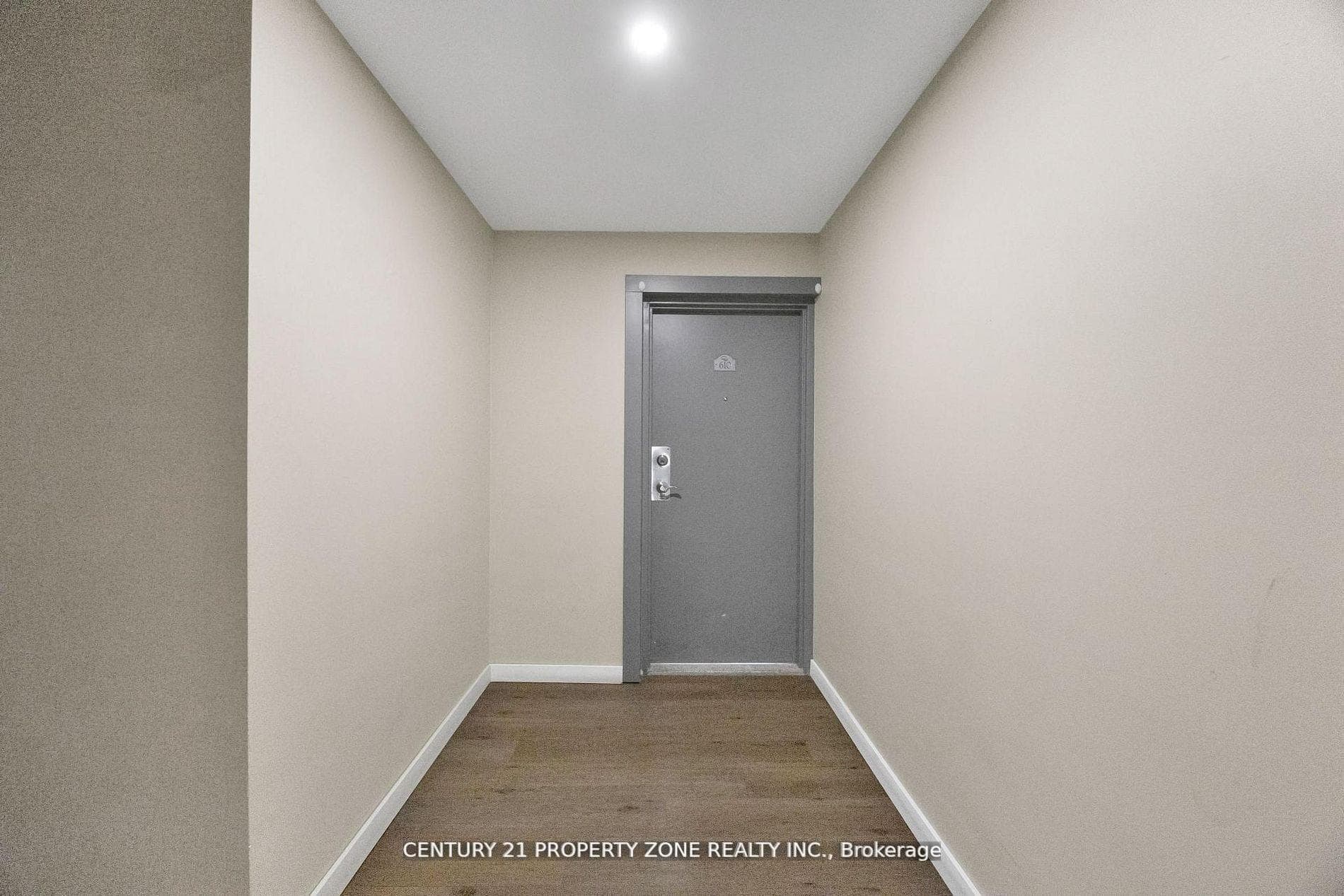 583 Mornington Avenue Unit 610 photo 3