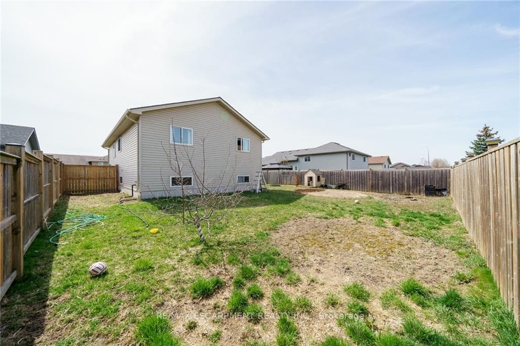 64 Oak Crescent photo 30