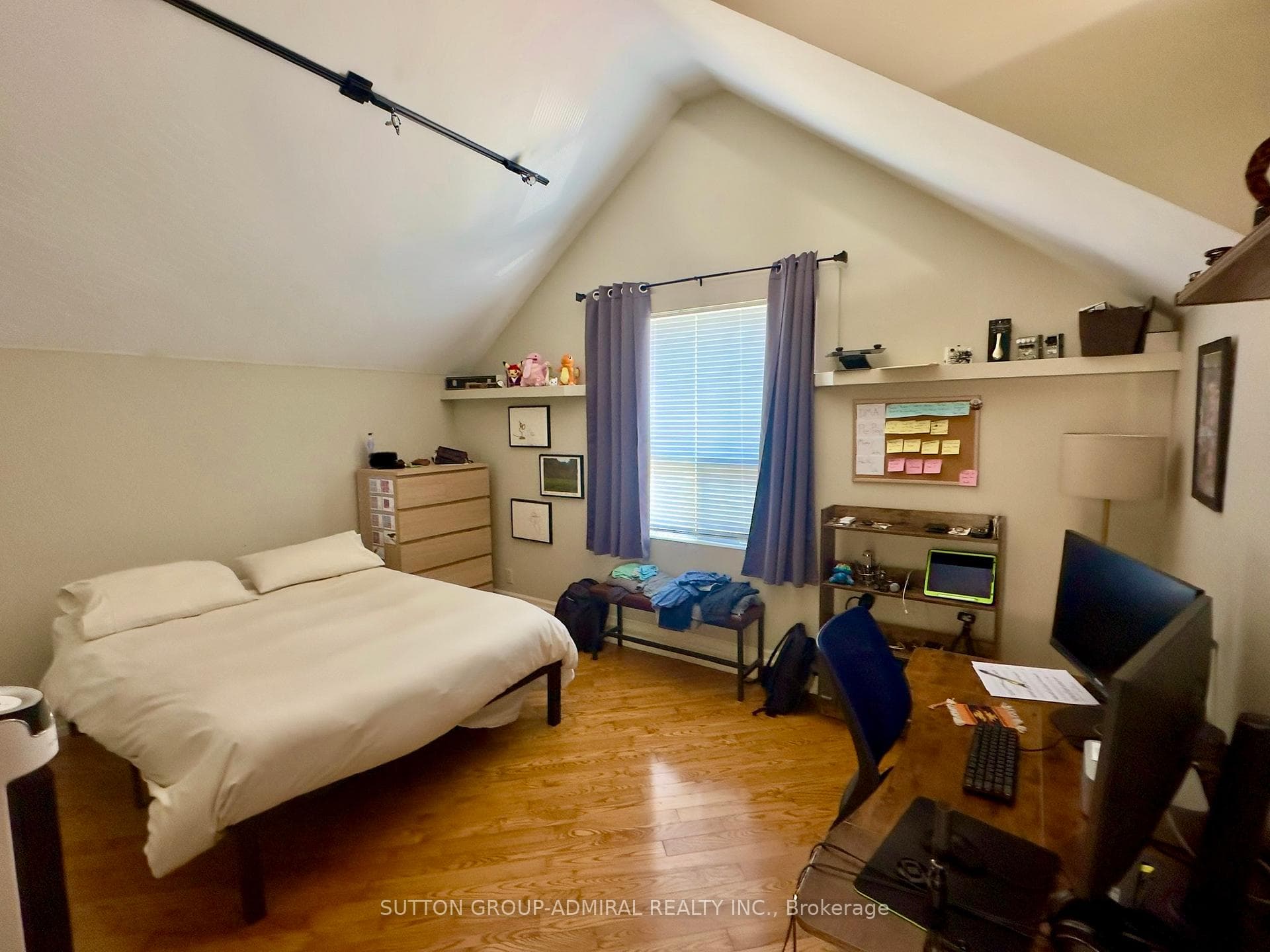 136 springhurst Avenue Unit 8 photo 1